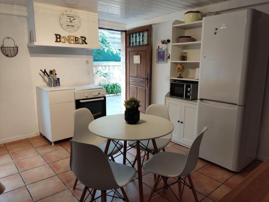 Appartement En Rez De Jardin Et Terrasse Ds Villa Hyères Екстериор снимка