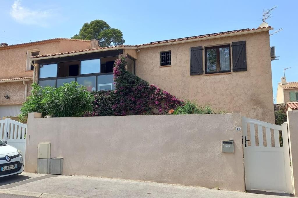 Appartement En Rez De Jardin Et Terrasse Ds Villa Hyères Екстериор снимка