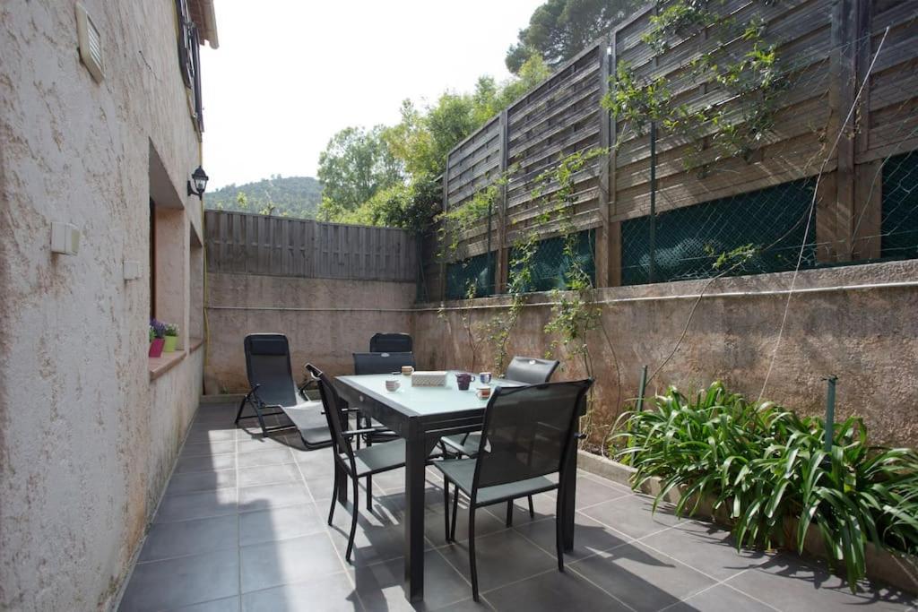 Appartement En Rez De Jardin Et Terrasse Ds Villa Hyères Екстериор снимка