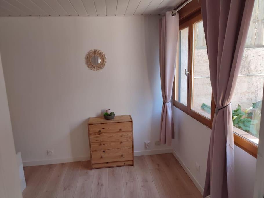Appartement En Rez De Jardin Et Terrasse Ds Villa Hyères Екстериор снимка